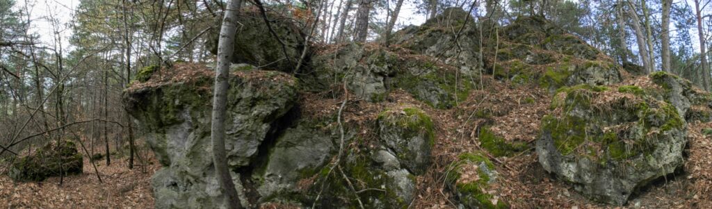 Levasovský štál. Skalky pri jaskyne Kamenec. (r.2021/Canonsp.)