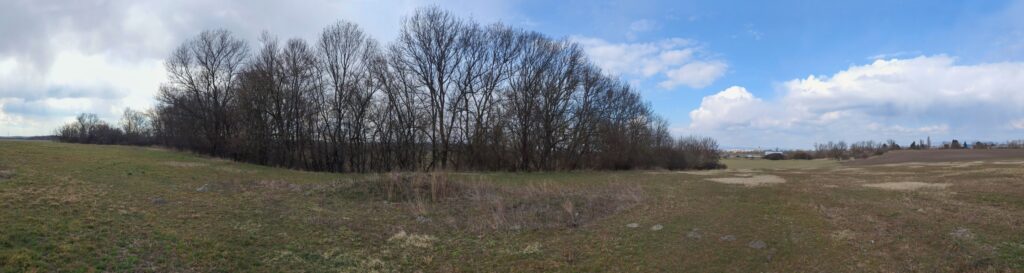 Zemný hrad. Fidvár-archeologická lokalita. (r.2021/Canonsp.)