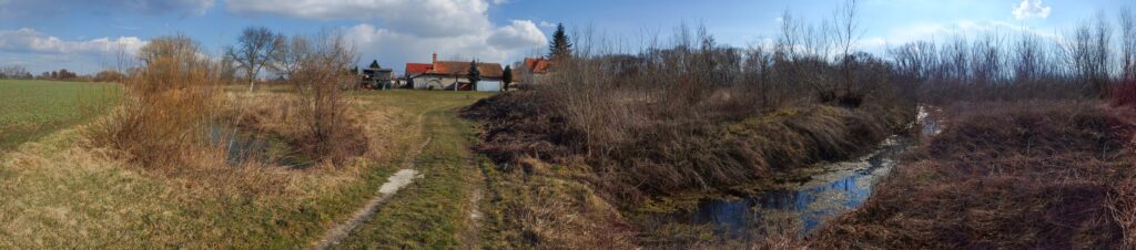Za Žitavou. Martinovsko-maniansky kanál. (r.2021/Canonsp.)