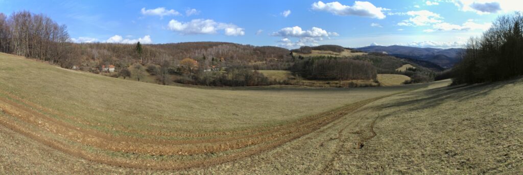 Kamenec. Lúka nad štálom Nemčeky. (r.2021/Canonsp.)
