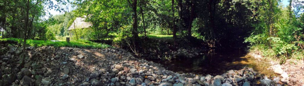 Hučava. Kalinovec. Kamenný breh. (r.2021/OlympusSP810UZ)