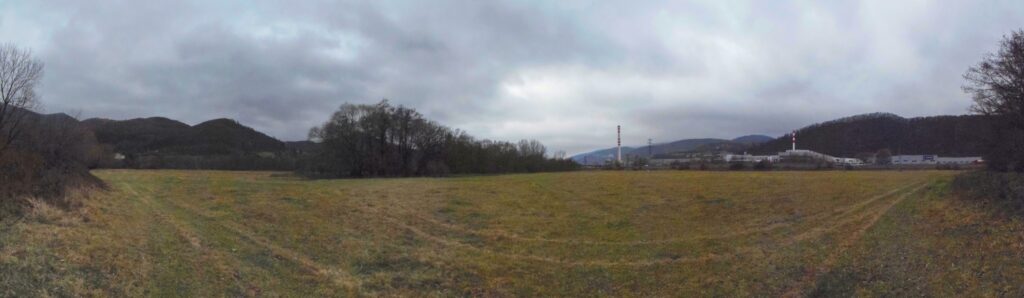 Hron. Kršla. Okolie rieky. (r.2021/OlympusSP810UZ)