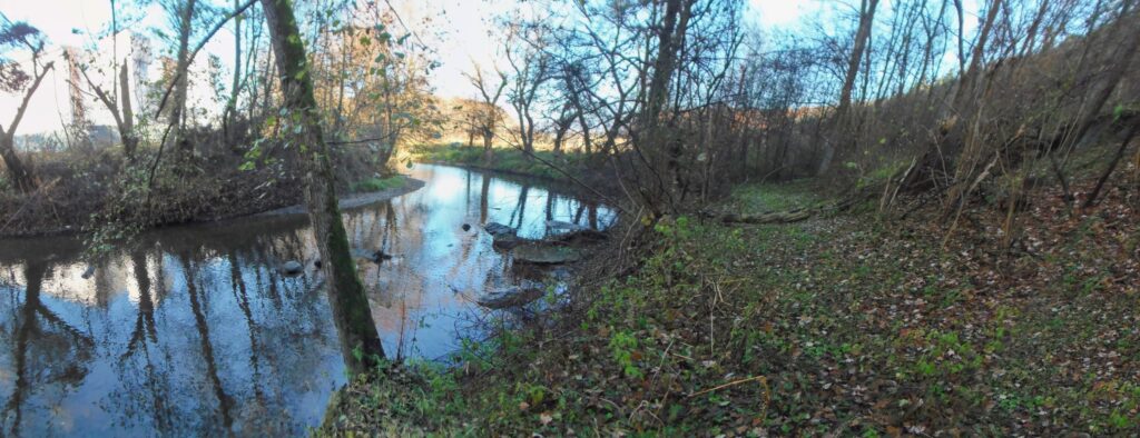 Slatina. Šamilovec. Zákruta na toku riečky. (r.2021/OlympusSP810UZ)