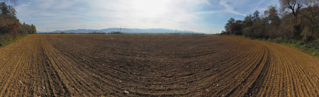 Nitra. Horné diely. Krajina v okolí rieky. (r.2021/OlympusSP810UZ)