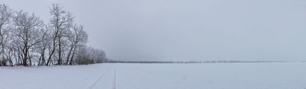 Za vŕškom. Zima v krajine. (r.2021/Canonsp.)