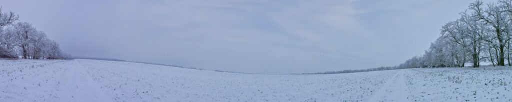 Za vŕškom. Zimná krajina. (r.2021/Canonsp.)